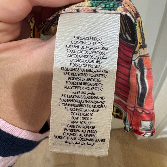 NWT Alice + Olivia Gertrude Blouse Vacation Dreams, M - Picture 2 of 6